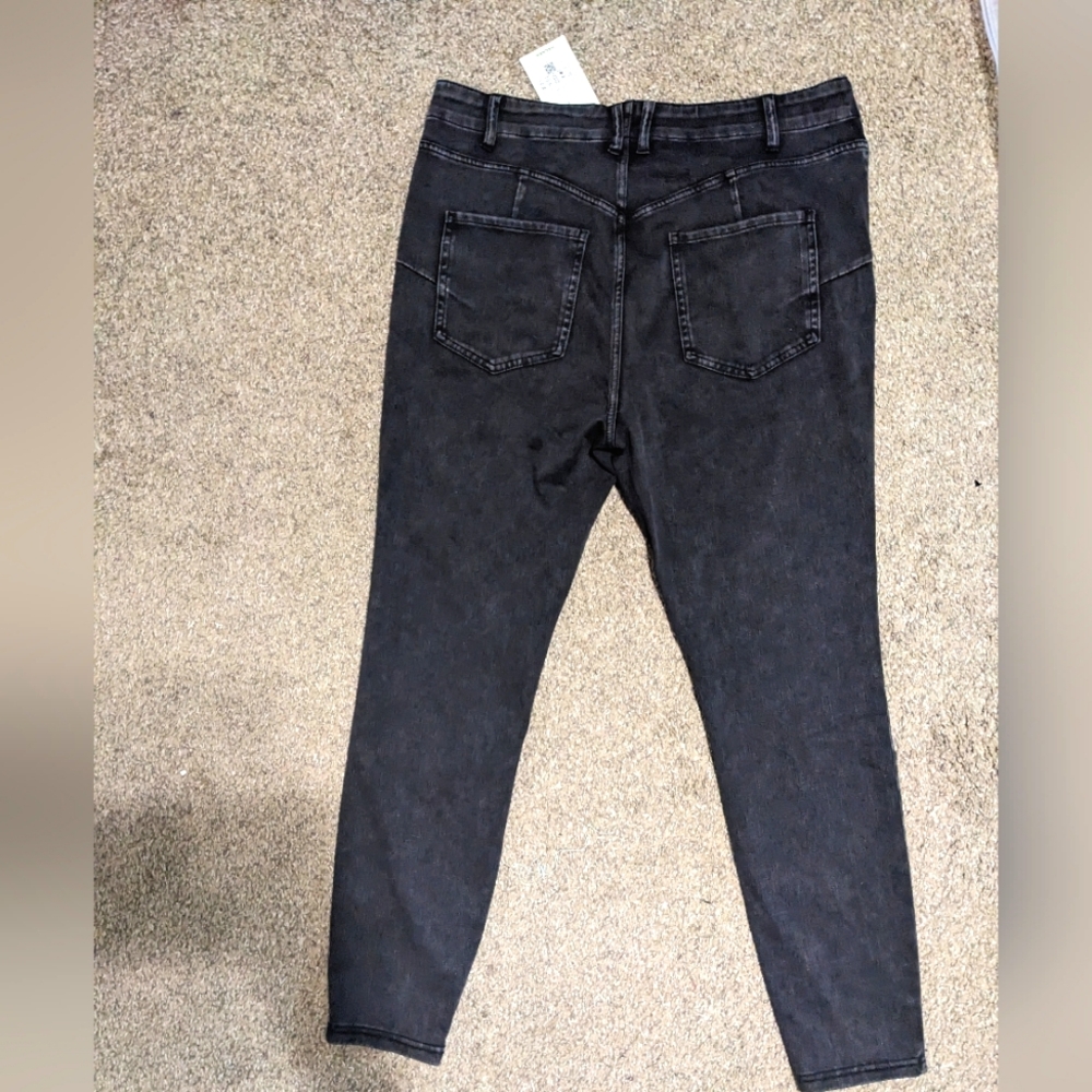 Hilara magic TM high waisted button multiple pocket wash stretchy knit denim
